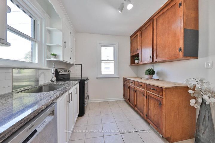 Photo 4 at 15 East 41st Street, Sunninghill, Hamilton