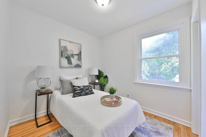 Photo 11 at 15 East 41st Street, Sunninghill, Hamilton
