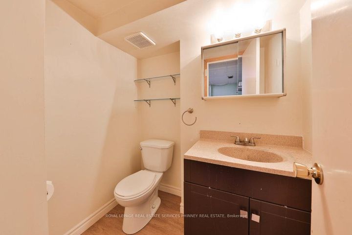 Photo 13 at 15 East 41st Street, Sunninghill, Hamilton