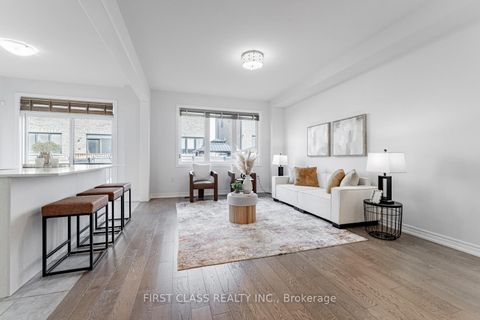 Photo 5 at 38 Hewison Avenue, Rural Richmond Hill, Richmond Hill