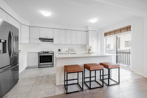 Photo 14 at 38 Hewison Avenue, Rural Richmond Hill, Richmond Hill