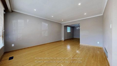 Photo 5 at 14 Little Boulevard, Belgravia, Toronto