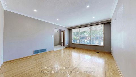 Photo 6 at 14 Little Boulevard, Belgravia, Toronto