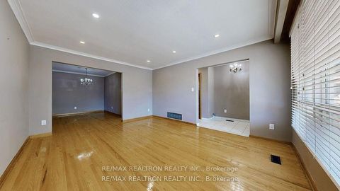 Photo 9 at 14 Little Boulevard, Belgravia, Toronto