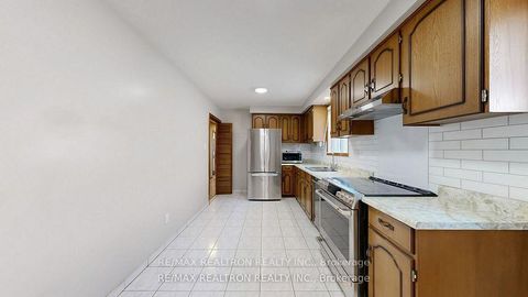 Photo 17 at 14 Little Boulevard, Belgravia, Toronto
