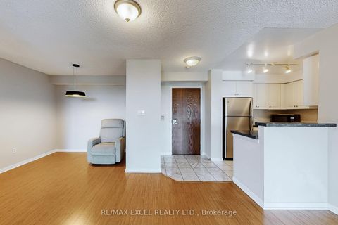 Photo 13 at 906 - 23 Lorraine Drive, Willowdale West, Toronto