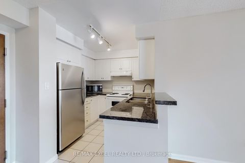 Photo 15 at 906 - 23 Lorraine Drive, Willowdale West, Toronto