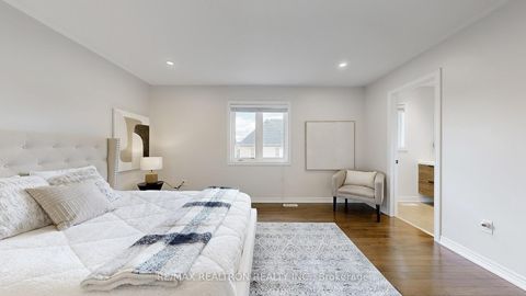 Photo 32 at 255 SELWYN Road, Jefferson, Richmond Hill