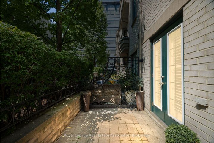 Photo 36 at 8 - 1 Baxter Street, Moore Park, Toronto
