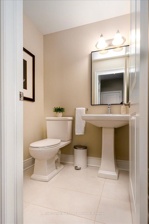 Photo 10 at 3040 Eberly woods Drive, GO Glenorchy, Oakville