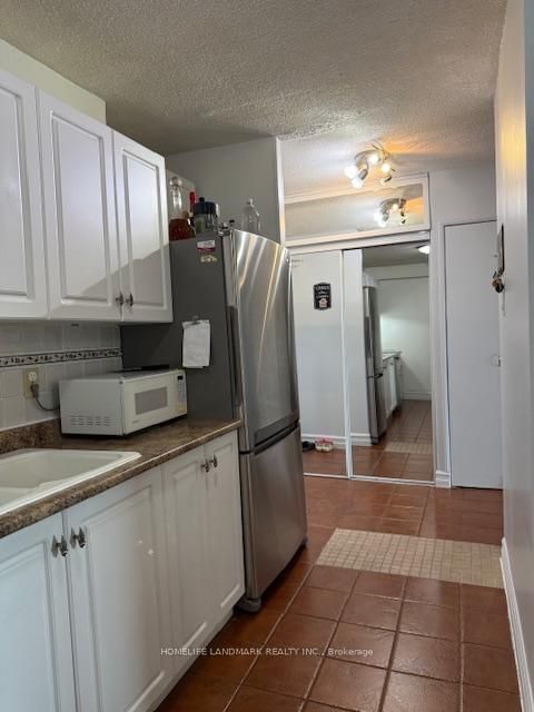 Photo 3 at 1811 - 15 Torrance Road, Eglinton East, Toronto