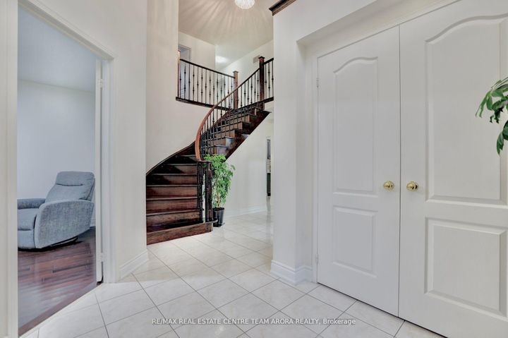 Photo 4 at 329 Brisdale Drive, Fletcher's Meadow, Brampton