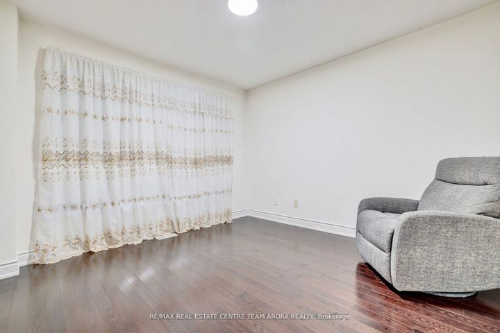 Photo 6 at 329 Brisdale Drive, Fletcher's Meadow, Brampton