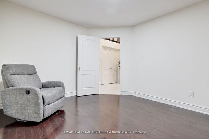 Photo 8 at 329 Brisdale Drive, Fletcher's Meadow, Brampton