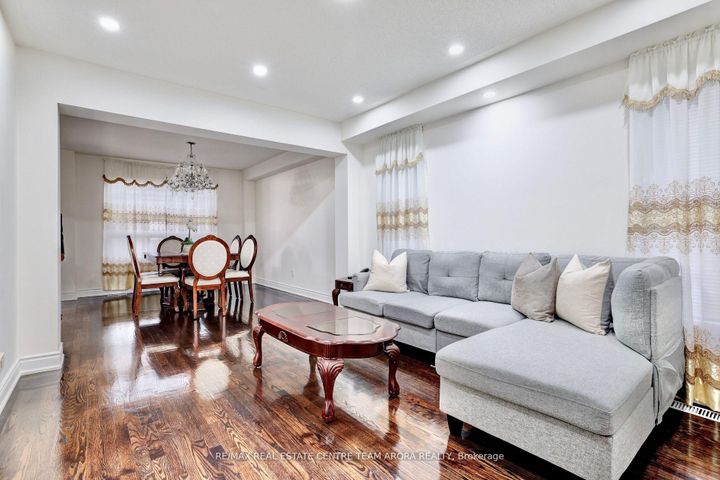 Photo 11 at 329 Brisdale Drive, Fletcher's Meadow, Brampton