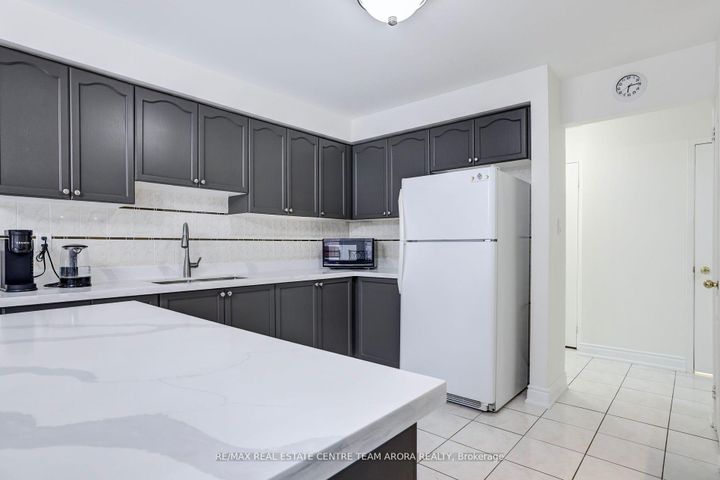 Photo 18 at 329 Brisdale Drive, Fletcher's Meadow, Brampton