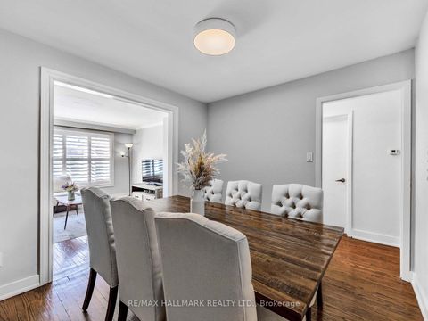 Photo 6 at 33 Everett Crescent, Lumsden, Toronto