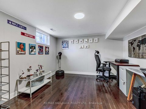 Photo 21 at 33 Everett Crescent, Lumsden, Toronto