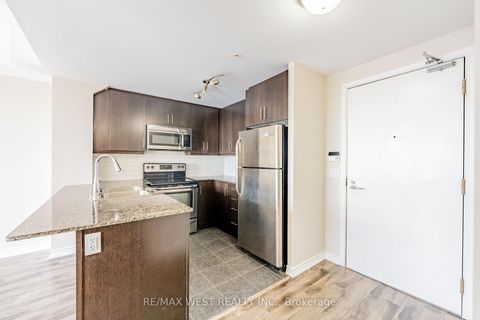 Photo 6 at 627 - 15 James Finlay Way, CFB, Toronto