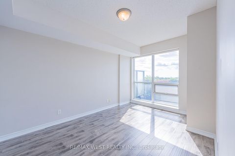 Photo 8 at 627 - 15 James Finlay Way, CFB, Toronto