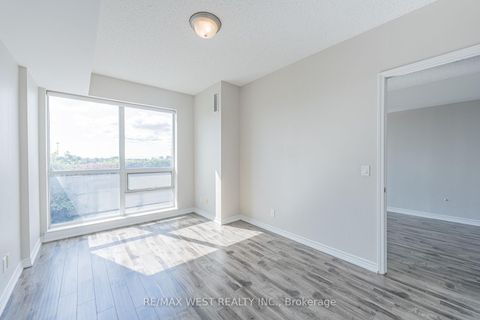 Photo 12 at 627 - 15 James Finlay Way, CFB, Toronto