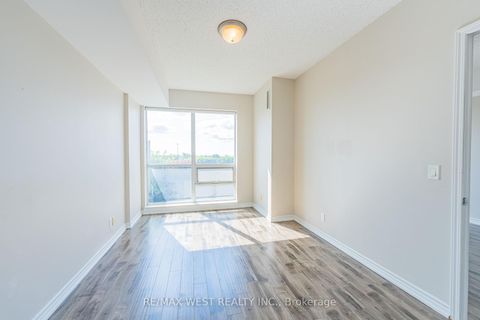 Photo 14 at 627 - 15 James Finlay Way, CFB, Toronto