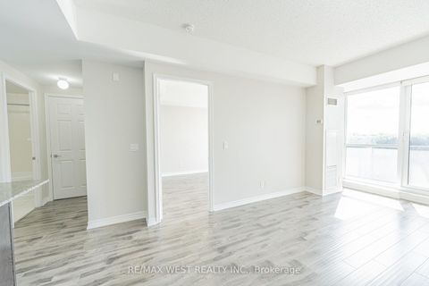 Photo 15 at 627 - 15 James Finlay Way, CFB, Toronto