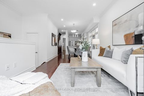 Photo 7 at 35 William Poole Way, Willowdale East, Toronto