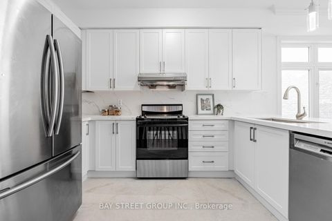 Photo 13 at 35 William Poole Way, Willowdale East, Toronto