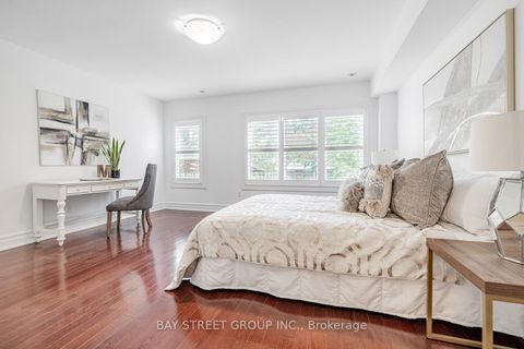 Photo 22 at 35 William Poole Way, Willowdale East, Toronto