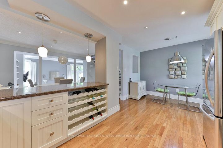 Photo 8 at 27 - 1250 Marlborough Court, CP College Park, Oakville