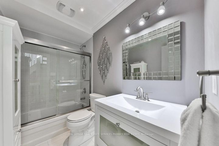 Photo 13 at 27 - 1250 Marlborough Court, CP College Park, Oakville