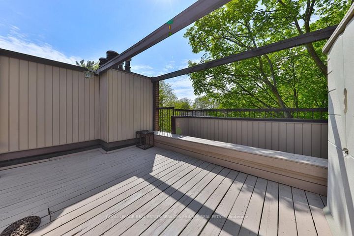 Photo 17 at 27 - 1250 Marlborough Court, CP College Park, Oakville