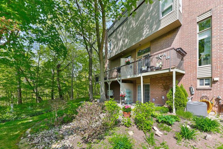 Photo 20 at 27 - 1250 Marlborough Court, CP College Park, Oakville