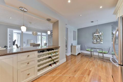 Photo 8 at 27 - 1250 Marlborough Court, CP College Park, Oakville