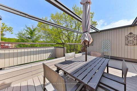 Photo 16 at 27 - 1250 Marlborough Court, CP College Park, Oakville