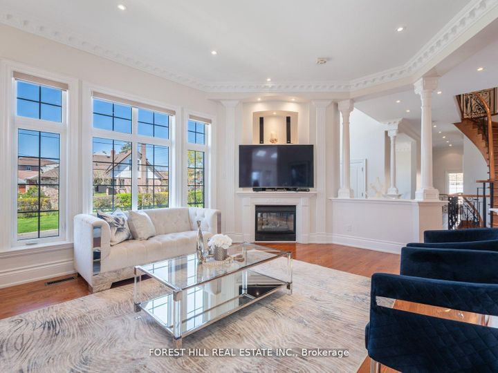 Photo 4 at 18 Highland Hill, Glen Park, Toronto