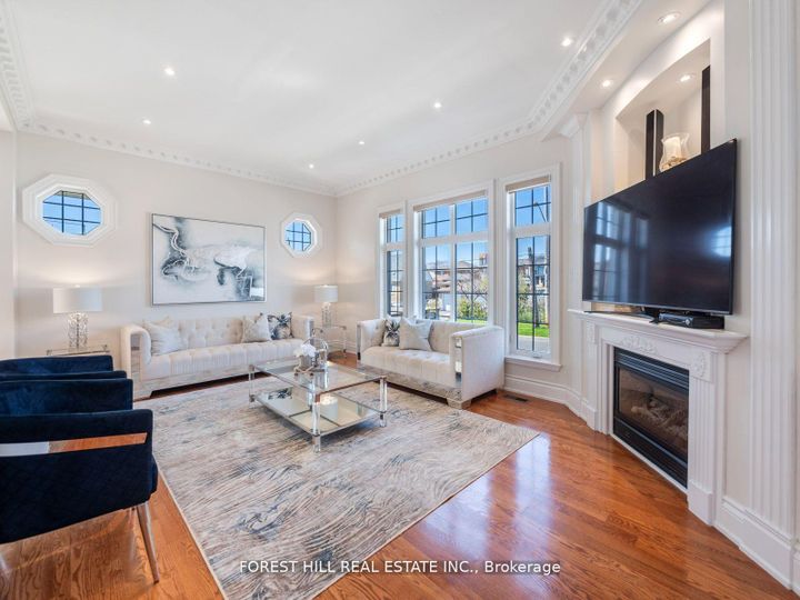 Photo 5 at 18 Highland Hill, Glen Park, Toronto