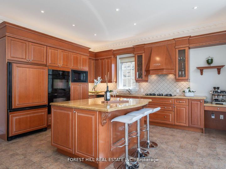 Photo 9 at 18 Highland Hill, Glen Park, Toronto