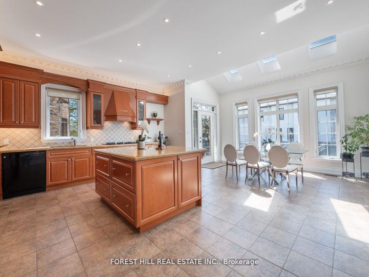 Photo 10 at 18 Highland Hill, Glen Park, Toronto