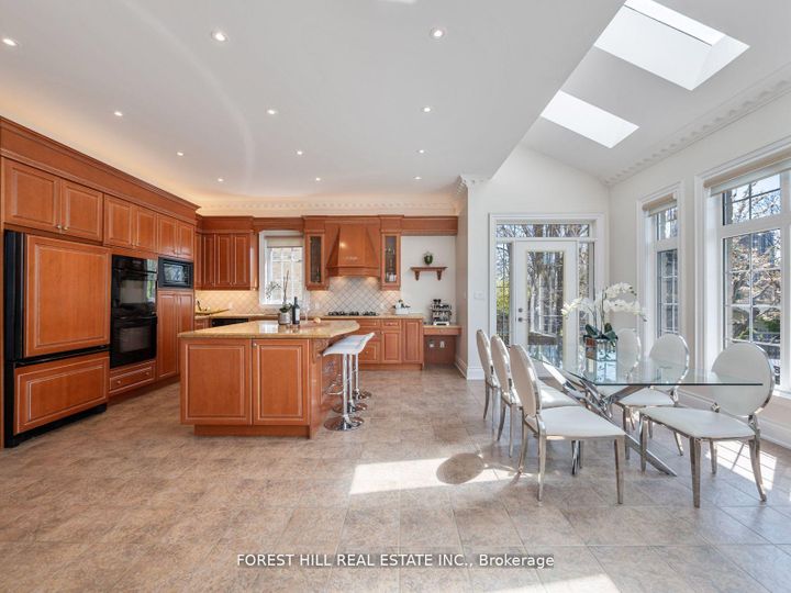 Photo 13 at 18 Highland Hill, Glen Park, Toronto