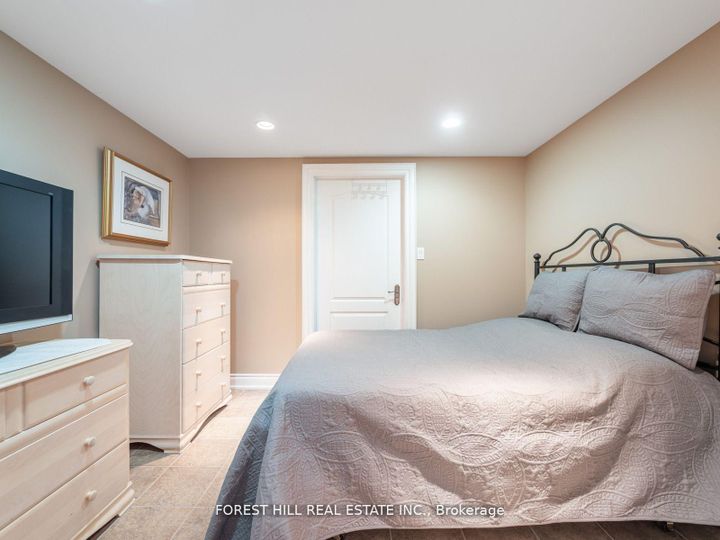 Photo 18 at 18 Highland Hill, Glen Park, Toronto