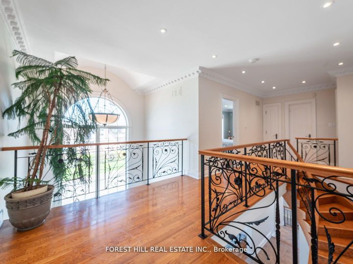 Photo 24 at 18 Highland Hill, Glen Park, Toronto
