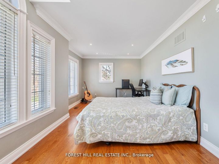 Photo 33 at 18 Highland Hill, Glen Park, Toronto
