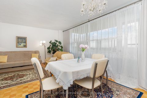 Photo 3 at 808 - 5 Frith Road, Jane Heights, Toronto