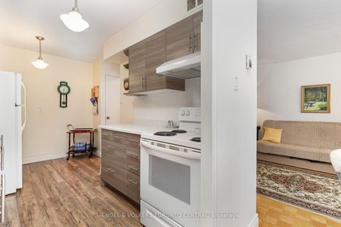 Photo 6 at 808 - 5 Frith Road, Jane Heights, Toronto