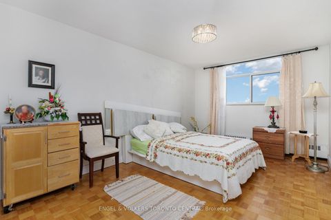 Photo 9 at 808 - 5 Frith Road, Jane Heights, Toronto