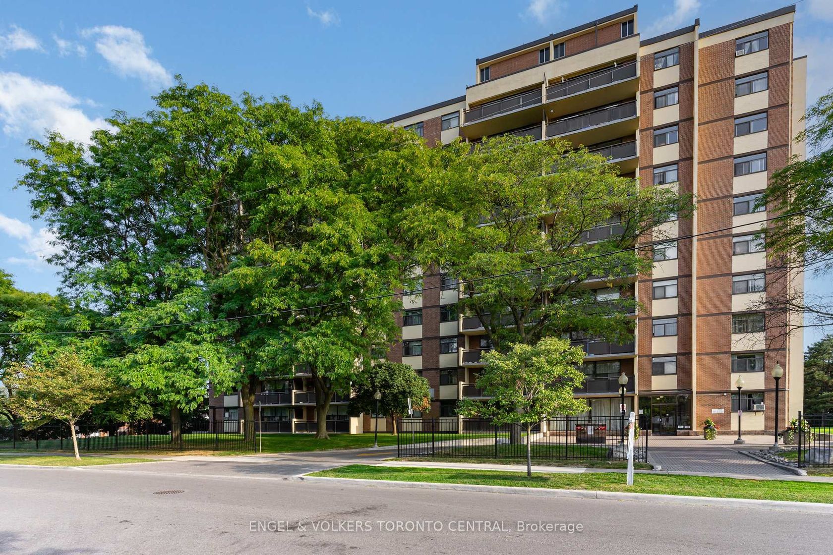 808 - 5 Frith Road, Jane Heights, Toronto 