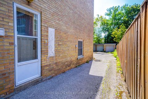 Photo 4 at 47 Ranleigh Avenue, Lawrence Park North, Toronto