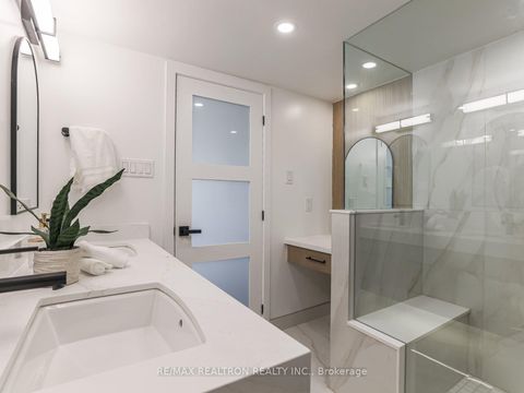 Photo 20 at 1611 - 7420 Bathurst Street N, Brownridge, Vaughan